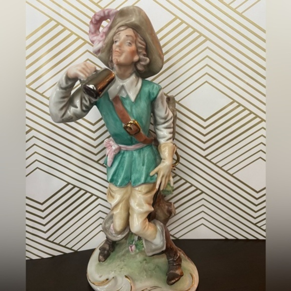 Vintage drunk musketeer